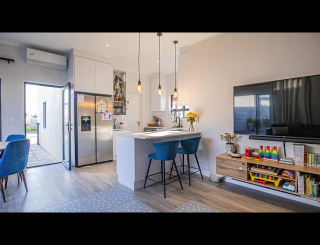 3 BEDROOM HOUSE FOR SALE IN BURGUNDY ESTATE